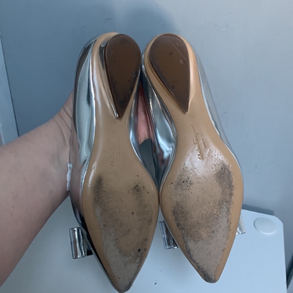 ❌sold❌ Authentic Ferragamo Viva leather silver mirror flats - Picture 7 of 17